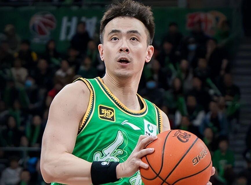 开云体育下载入口-辽宁男篮赵继伟引球迷不满，广东前功勋外援再就业，四川官宣换帅